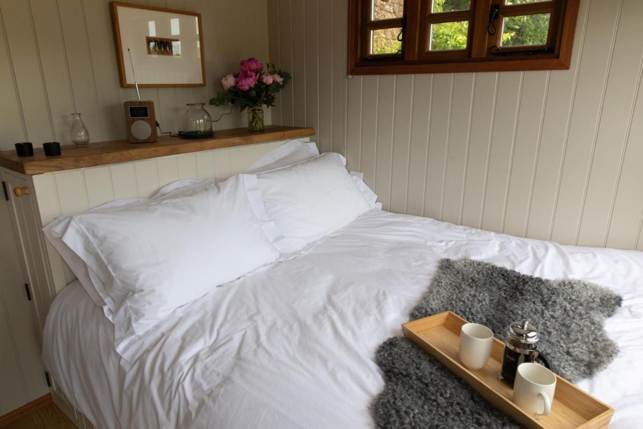 Luxury, Rural Shepherds Hut With Hot Tub Nr Bath Bristol Exterior foto